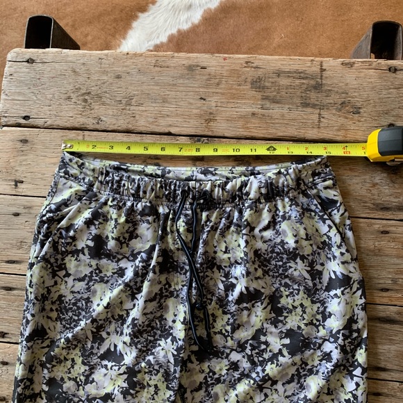 ❌SOLD❌Lululemon drawstring pant - Picture 3 of 9